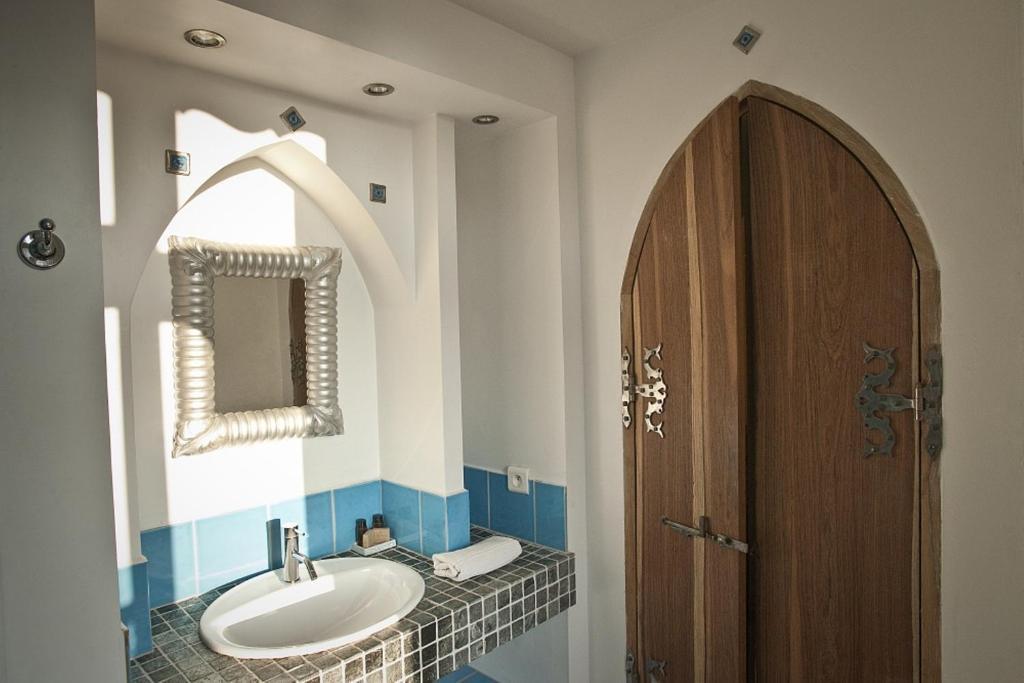 Hotel L'Astrolabe Oloron-Sainte-Marie Bilik gambar